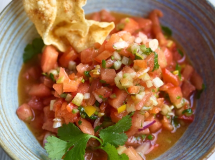 Salsa épicée aux tomates et tacos maison
