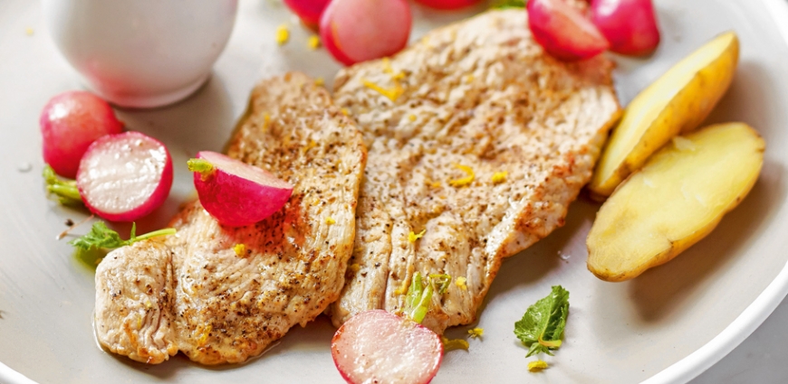 Picatta de veau aux radis, émulsion de fanes de radis