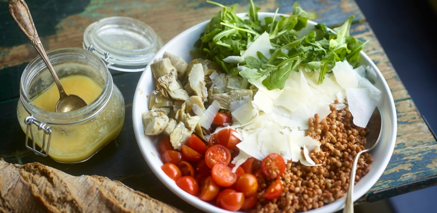 Salade de lentilles aux artichauts et au grana padano