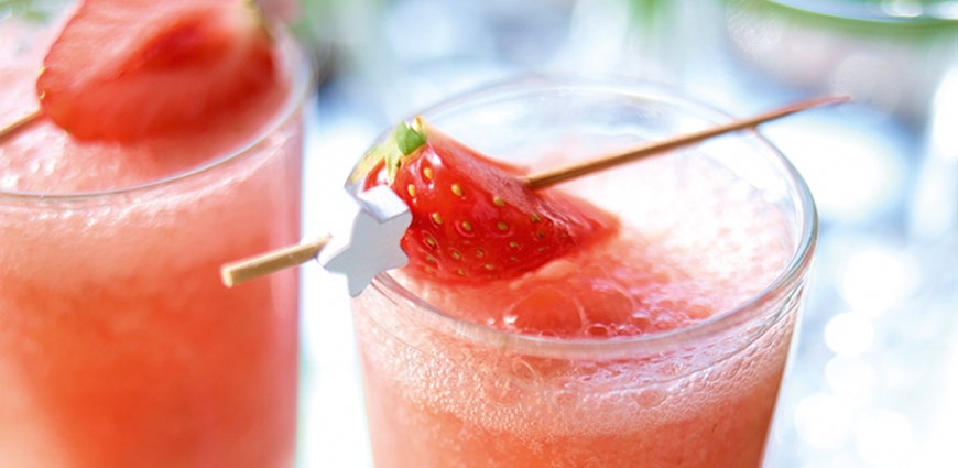 Cocktail pétillant aux fraises et au melon