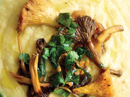 Polenta crémeuse et poêlée de champignons