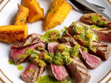 Bœuf argentin grillé, sauce chimichurri