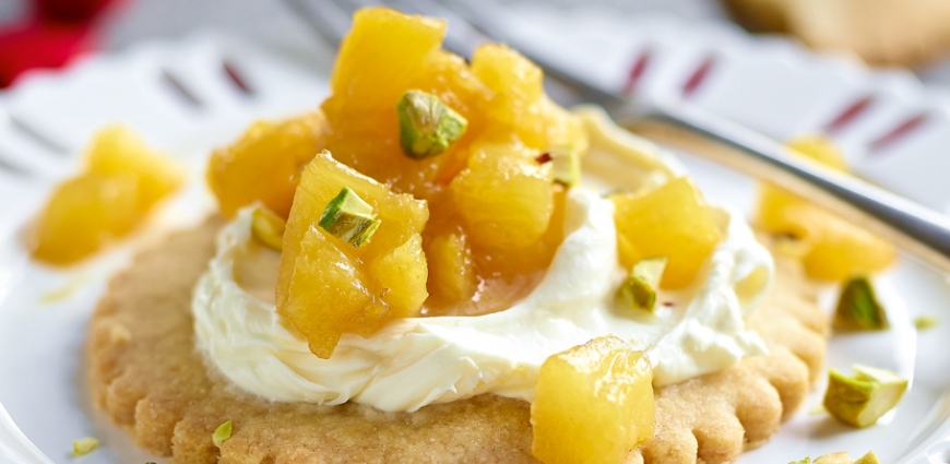 Sablés à l’ananas poêlé, mascarpone et pistaches