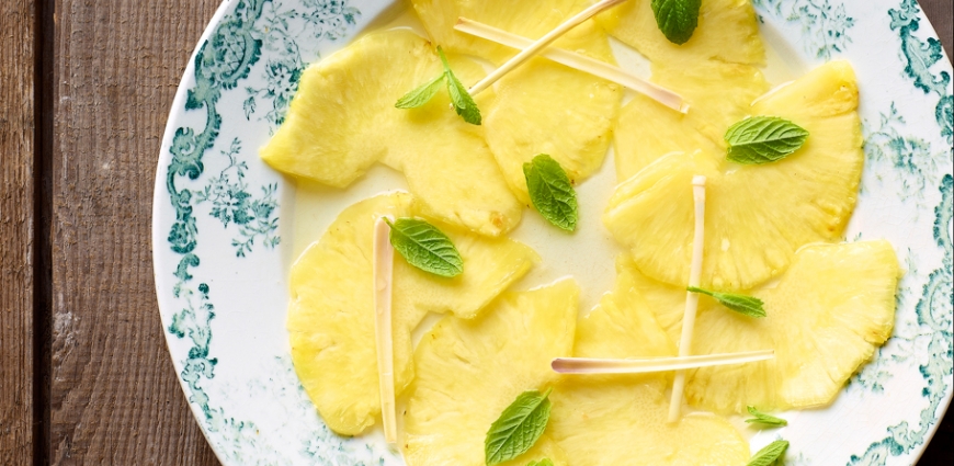 Carpaccio d’ananas à la citronnelle