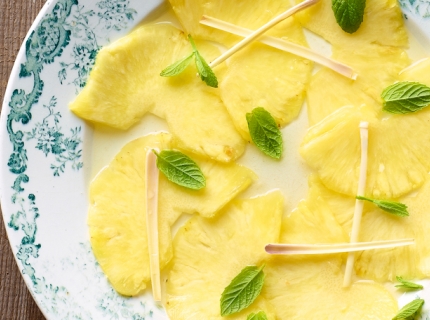 Carpaccio d’ananas à la citronnelle