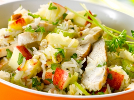 Salade de riz au poulet et aux pommes