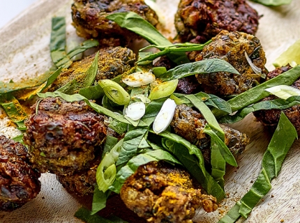 Boulettes aux herbes et curcuma