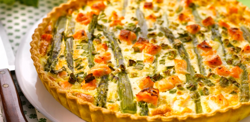 Quiche aux asperges et au saumon frais