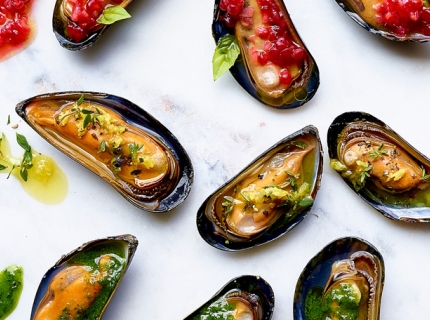 Moules accompagnées d’une vinaigrette au choix