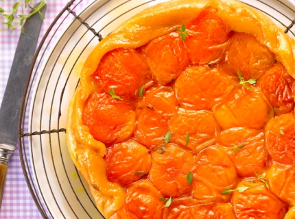 Tatin d’abricots au miel et au thym