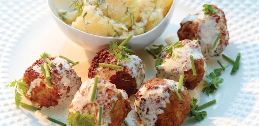 Köttbullar - boulettes de viande hachée et salade de pommes de terre au céleri