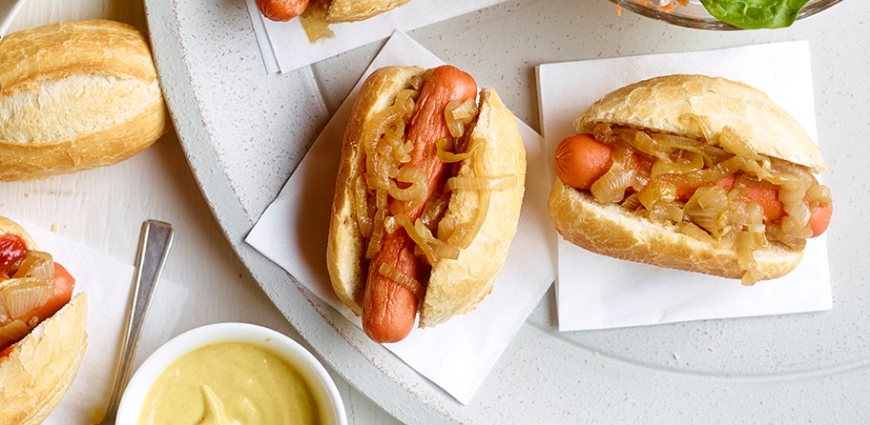 Hot dogs végétariens aux oignons