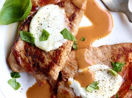 Escalopes de veau à la sauge, au jambon et à la mozzarella