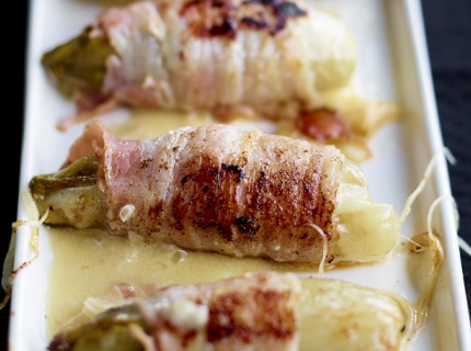 Roulades de chicon au Comté et sauce au Côtes du Jura