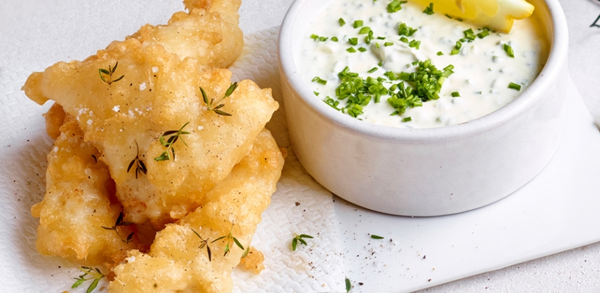 Beignets de cabillaud en croûte à la bière Oud Beersel, crème épaisse et ciboulette