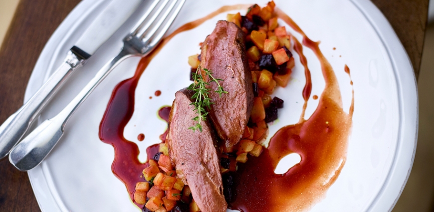 Filets de canard avec une brunoise de légumes d'hiver