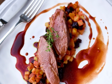 Filets de canard avec une brunoise de légumes d'hiver