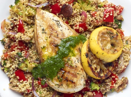 Quinoa sauté au poulet grillé