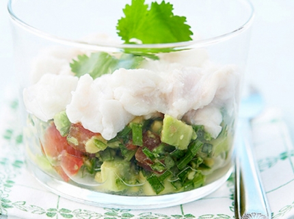 Salade de filets de poisson au citron vert et avocats