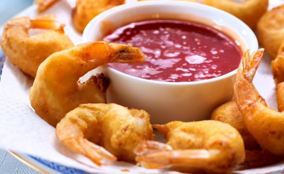 Beignets de crevettes, sauce aigre-douce