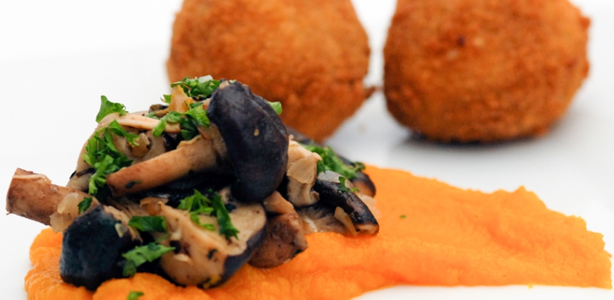 Croquettes de chicons et noix à la bière avec ragoût de champignons