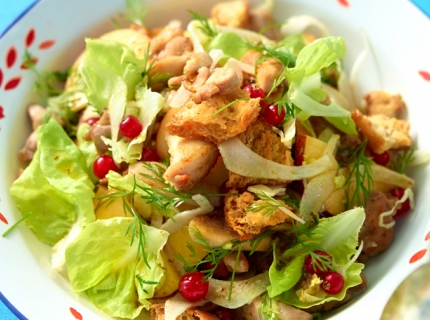 Salade de poulet aux nectarines et à la vinaigrette au romarin