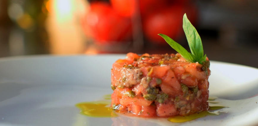 Tartare de tomates aux anchois et câpres