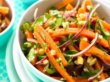 Salade de carottes aux amandes et aux herbes