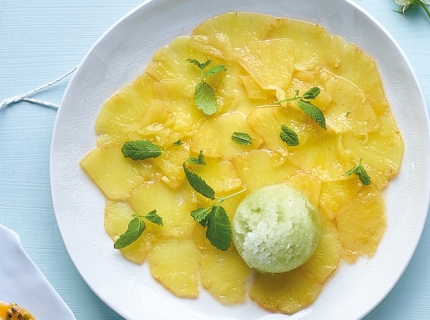 Carpaccio d'ananas et sorbet de citron vert et menthe