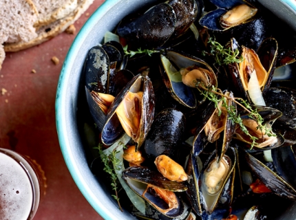 Moules à la bière ambrée