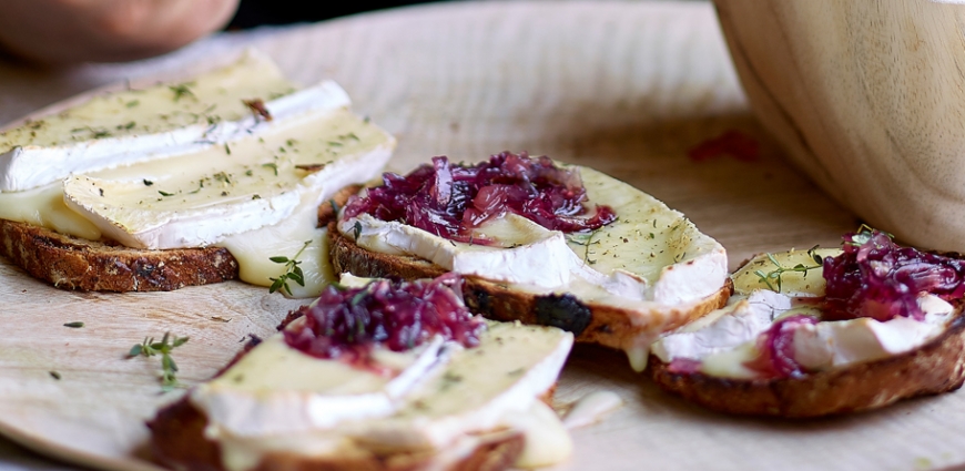 Fromage bio à la confiture d’oignons rouges et à la bière Belgoo