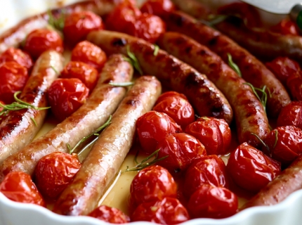 Chipolatas aux tomates-cerises, miel et romarin