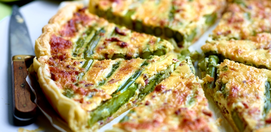 Quiche aux asperges vertes et au jambon cru