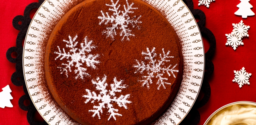 Fondant au chocolat et à l’Amaretto, chantilly au café