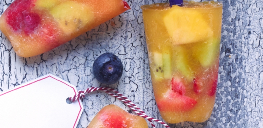 Glaces à l'eau et aux fruits mélangés