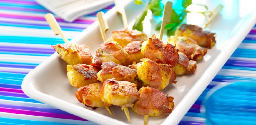 Brochettes de bananes au lard