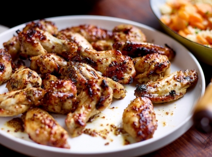 Ailes de poulet miel-moutarde et blé aux carottes