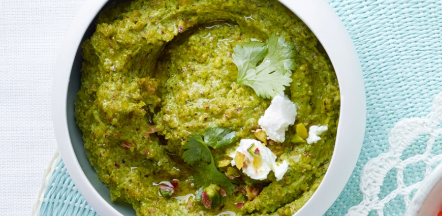 Pesto à la coriandre, pistache et fromage de chèvre