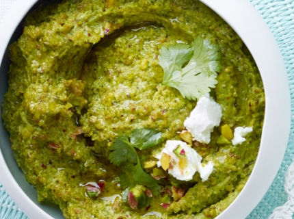 Pesto à la coriandre, pistache et fromage de chèvre