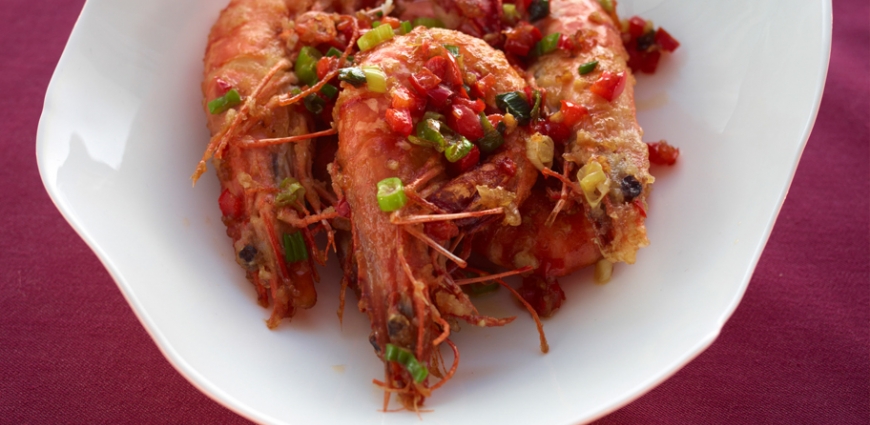 Gambas croustillantes poivre et sel et spaghetti de poireau