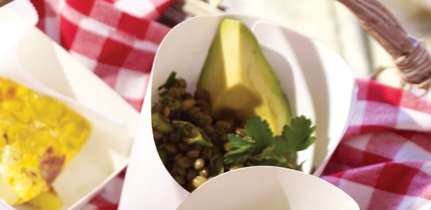 Salade de lentilles vertes à la menthe fraîche et à l’avocat pauvre en sel