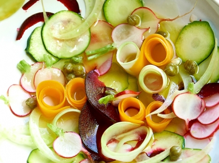 Rafraîchissement de « pickles » aux légumes à l'huile de citron