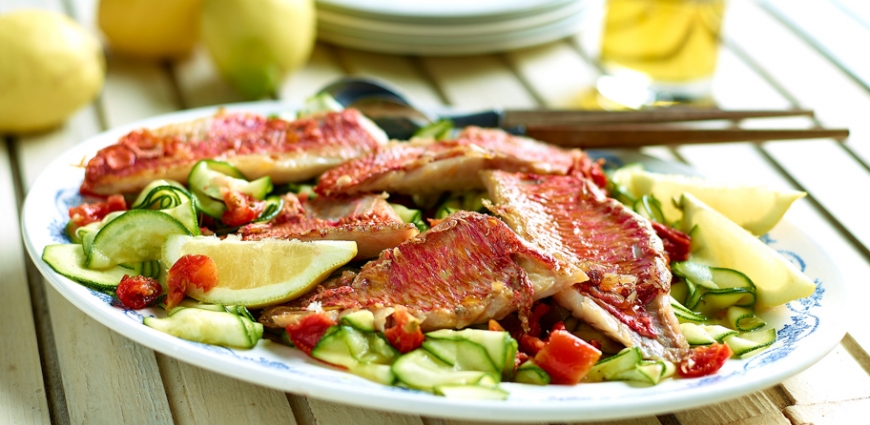 Salade tiède de rougets, courgettes et tomates séchées