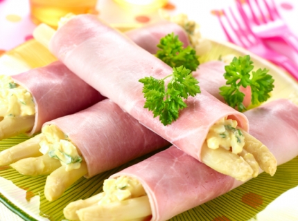 Roulades de jambon aux asperges, œufs mimosa