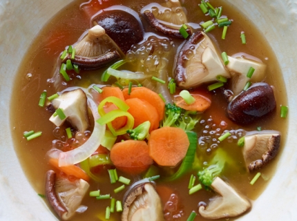 Potage aux légumes et shiitakés