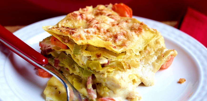 Lasagne aux poireaux, carottes et lardons