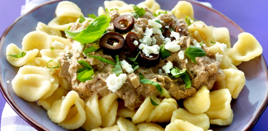 Orecchiette, sauce aux olives noires et fromage de chèvre