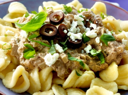 Orecchiette, sauce aux olives noires et fromage de chèvre