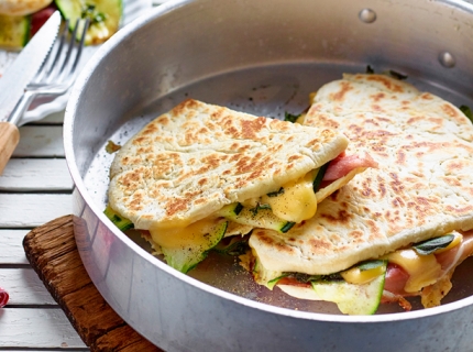 Pain cuit à la poêle au jambon d’Ardenne et au fromage Averbode