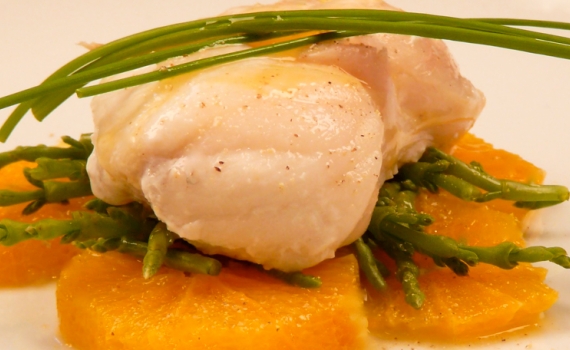 Tronçons de lotte à l’orange et passe-pierre